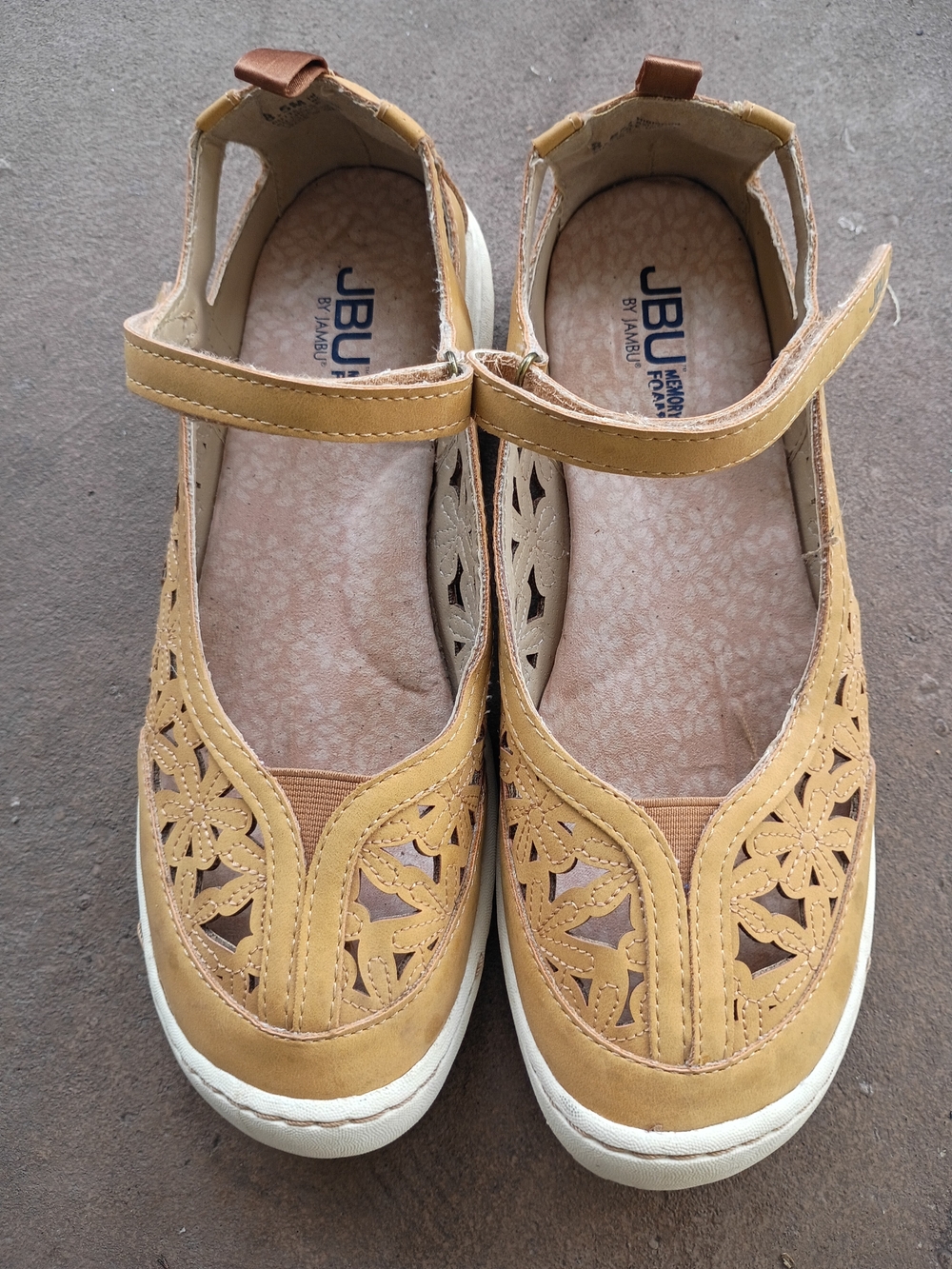 JBU Women’s Yellow Tan Mary Jane Casual Shoes Size 8.5M